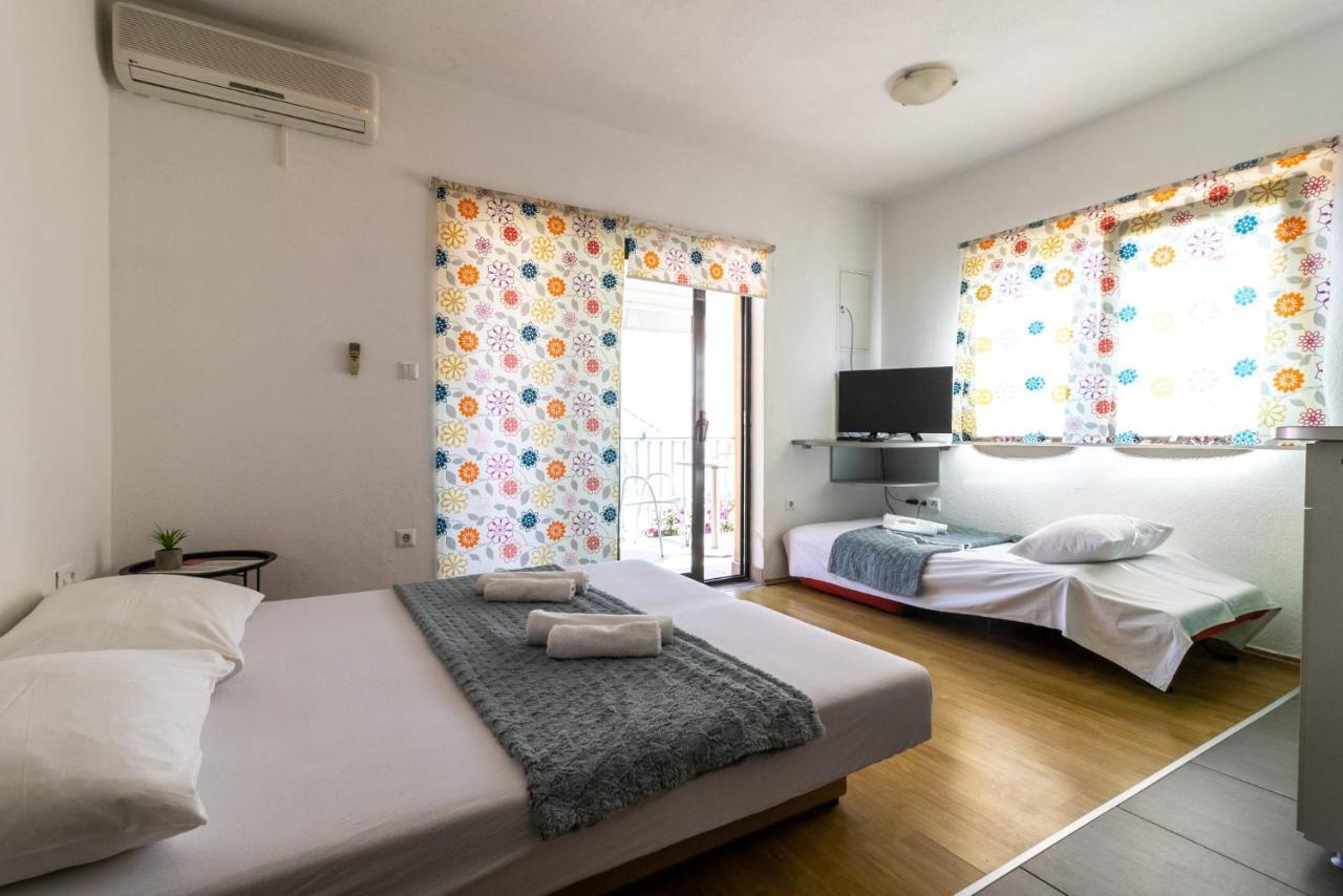 Ankica & Anamarija Apartments เนอุม ภายนอก รูปภาพ