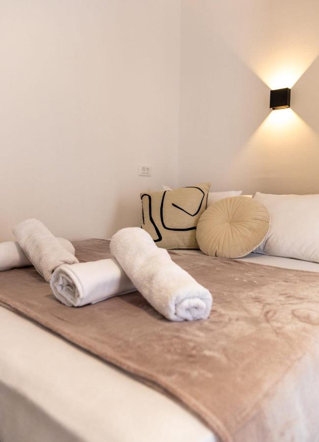 Ankica & Anamarija Apartments เนอุม ภายนอก รูปภาพ