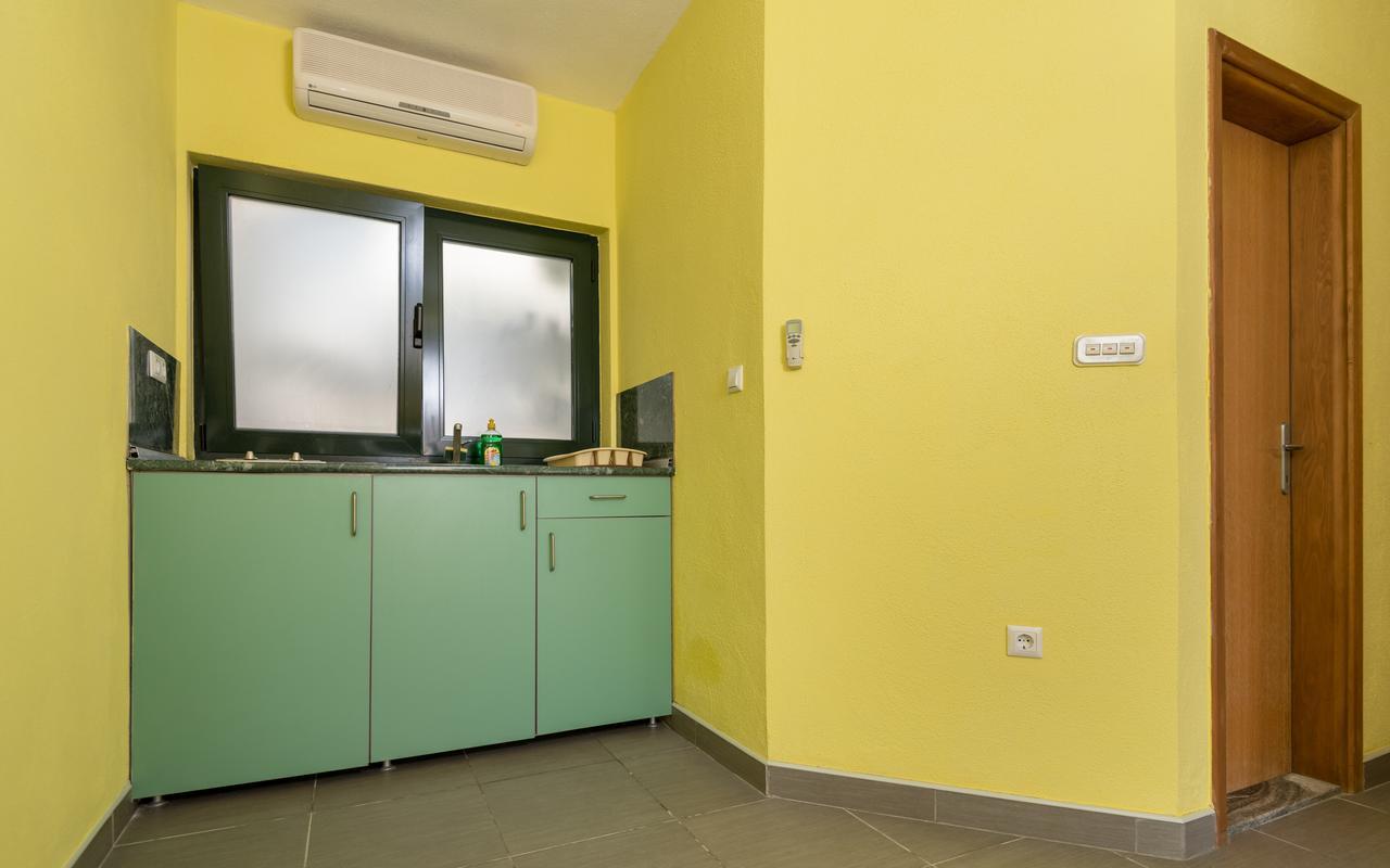 Ankica & Anamarija Apartments เนอุม ภายนอก รูปภาพ